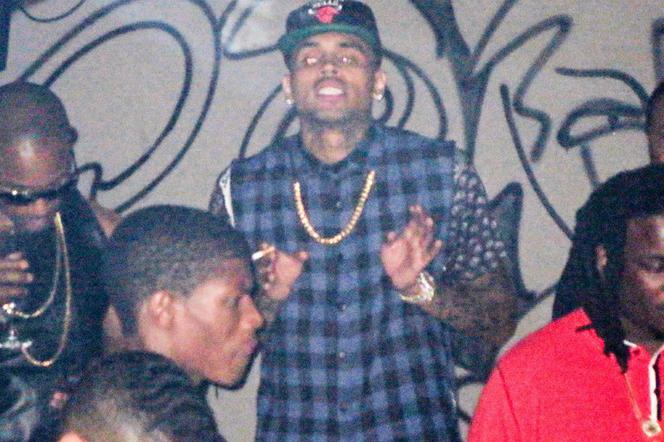 chris brown na imprezie tańczy do piosenek Rihanny