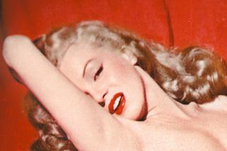 Marilyn umarła przez sztuczne piersi 
