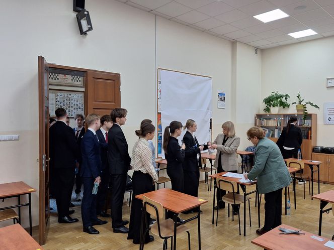 Maturzyści z Rzeszowa rozpoczęli egzaminy 
