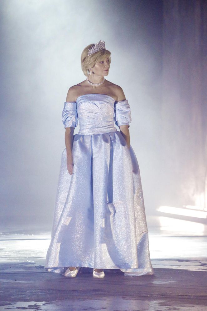 Dramat Kożuchowskiej! Szpilki zamieniła na but ortopedyczny. Co się stało?