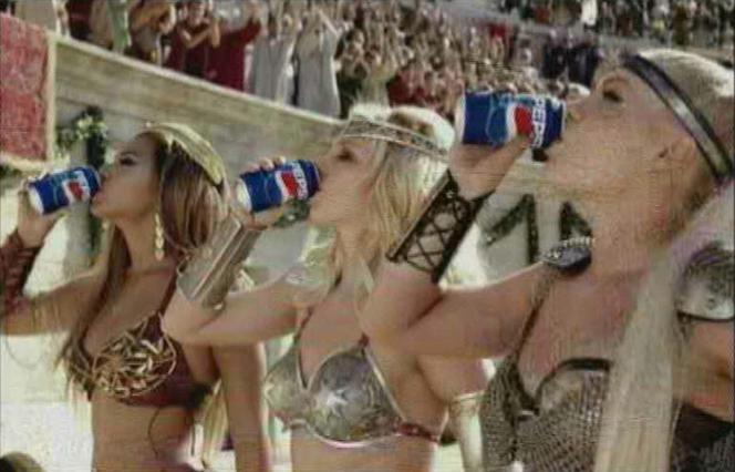 Britney Spears, Beyonce i Pink w reklamie Pepsi, 2003