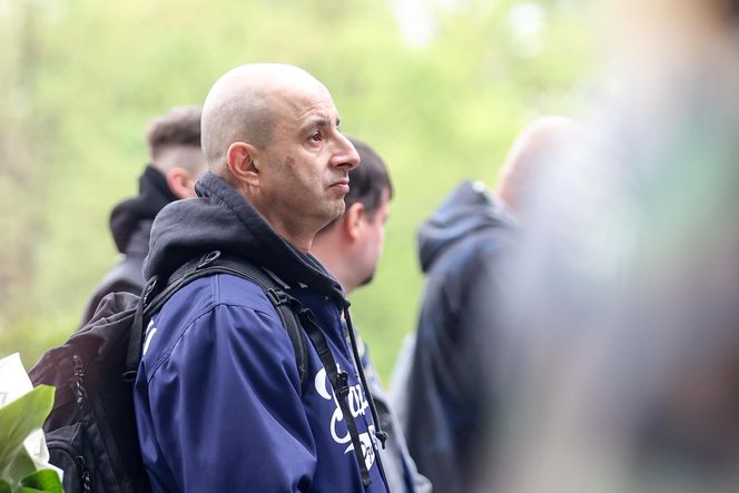Tłumy na pogrzebie legendy polskiego rapu. Pożegnaliśmy Jokę z Kalibra 44