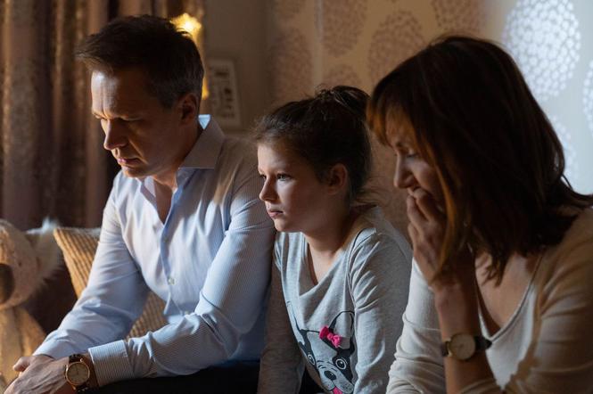 Na dobre i na złe, odcinek 729. Falkowicz (Michał Żebrowski), Matylda (Amelia Czaja), Kasia Smuda (Ilona Ostrowska)