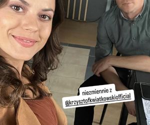 M jak miłość nowy sezon. Kasia (Paulina Lasota), Jakub Karski (Krzysztof Kwiatkowski) na planie