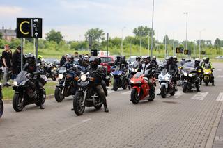 Przed Areną Lublin symbolicznie pożegnano dwójkę tragicznie zmarłych motocyklistów