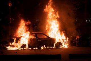 40-latek dachował BMW. Spłonął żywcem w roztrzaskanym aucie
