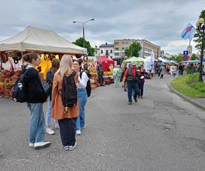 Stoiska wystawców podczas Jarmarku św. Stanisława można odwiedzać w godz. 10.00-18.00 w dn. 10 i 11 maja