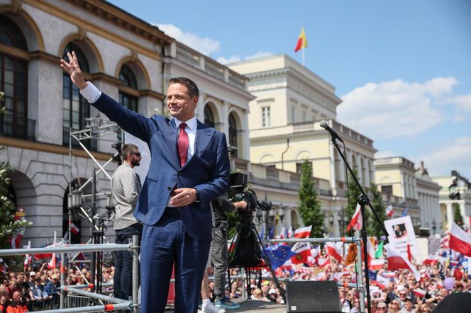 Senyszyn przekazała korale Trzaskowskiej