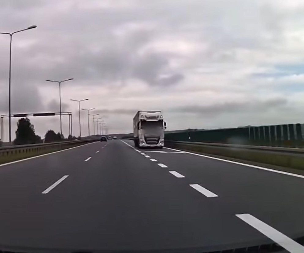 Ciężarówką „pod prąd” na drodze S7. Wszystko zostało nagrane!