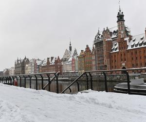 Atak zimy w Polsce. Śnieg przykrył polskie miasta [ZDJĘCIA]