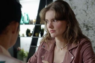 M jak miłość, odcinek 1840: Franka zażąda od Kingi, by okłamała Pawła. Zduńska zgodzi się bez namysłu