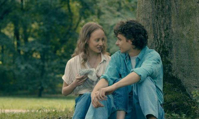 Stulecie Winnych 4 odc. 51.  Julia "Jula" (Maja Kowalska), Jeremi (Piotr Napierała)