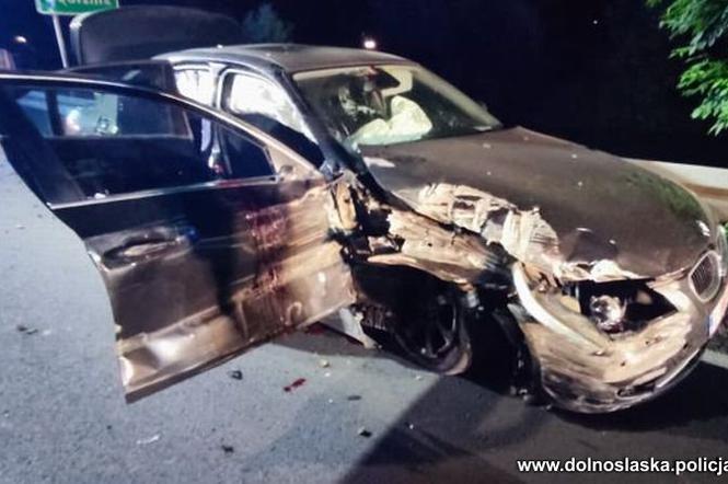 Pijany kierowca rozbił BMW
