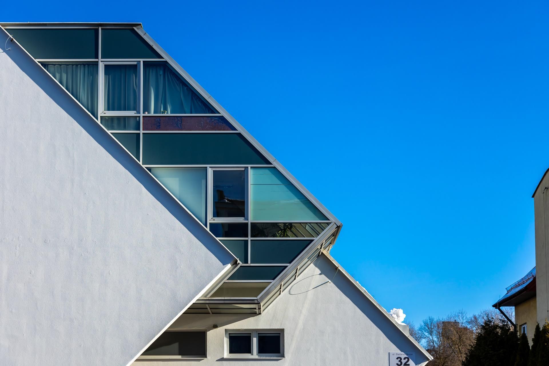 Przewrócony dom w Kielcach