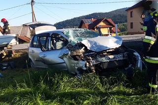 Wypadek w Kasinie Wielkiej. Młody kierowca bez prawa jazdy zderzył się z dostawczakiem! [ZDJĘCIA]