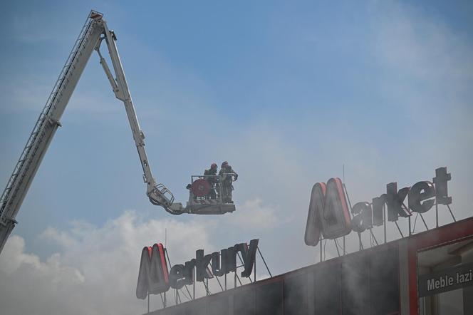 Służby ostrzegają! Alarmowy poziom amoniaku w związku z pożarem w Krośnie