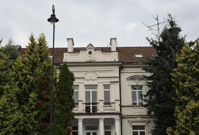 Willa w centrum Lublina wystawiona na sprzedaż. Mieścił się w niej konsulat Ukrainy