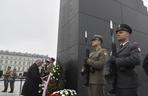 Pomnik Smoleński zniknie z placu Piłsudskiego? Zapadła pilna decyzja