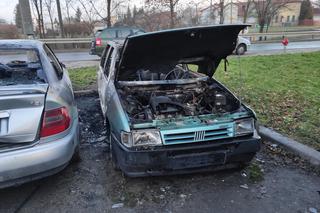 Radom: Pożar aut na parkingu przy 11 listopada.