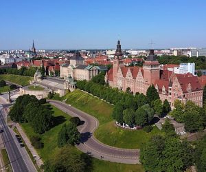 Politechnika Morska inauguruje rok akademicki. Utrudnienia w ruchu w centrum Szczecina