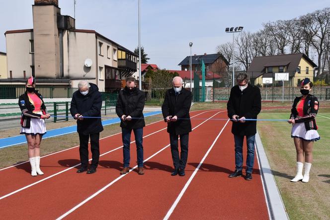 Stadion i boisko gotowe i oficjalnie otwarte, ale na razie zamknięte  