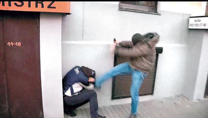 Brutalny policjant skazany