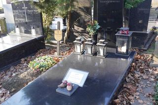 Krzysztof Kowalewski spoczął w pięknej mogile. Tylko spójrzcie na jego grób