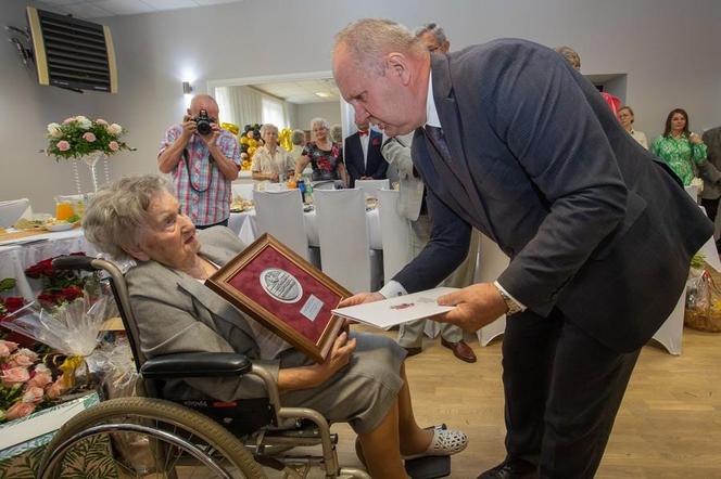 Piękny jubileusz pani Heleny! Mieszkanka powiatu świeckiego skończyła 100 lata! [ZDJĘCIA]
