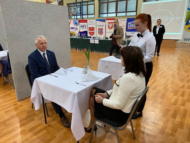 Znamy wyniki Mistrzostw Młodych Kelnerów. Zwyciężyła uczennica siedleckiej „Samochodówki”