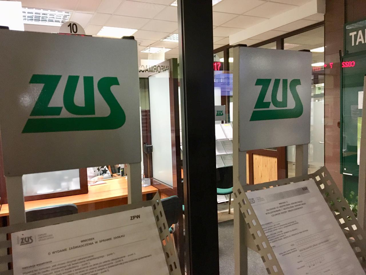 Coraz mniej ubezpieczonych w ZUS. Przez koronawirusa Opolanie tracą pracę