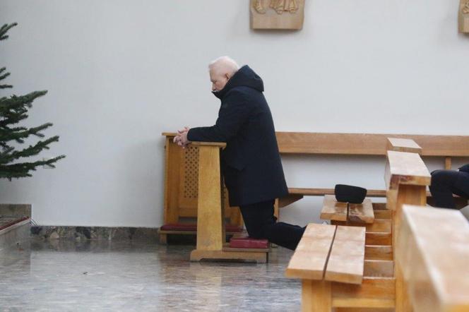 Lech Wałęsa w Wigilię był w kościele w samo południe. Tyle dał dziewczynce pod świątynią!