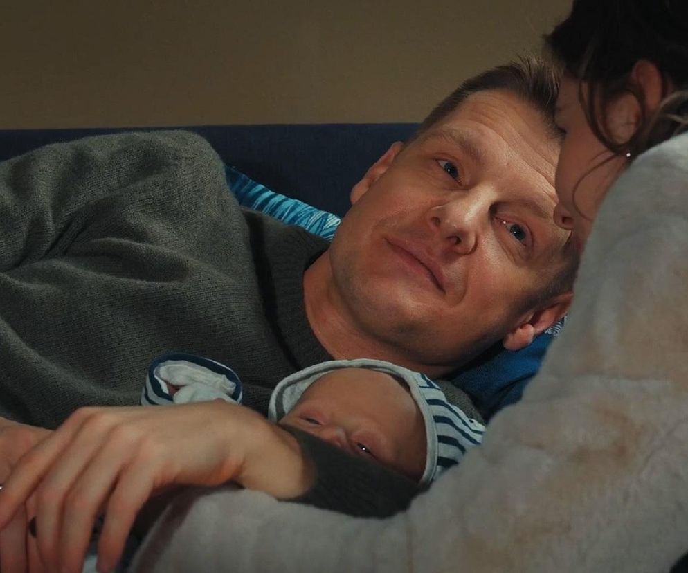 	M jak miłość odc. 1868. Paweł (Rafał Mroczek), Franka (Dominika Kachlik), syn Antoś