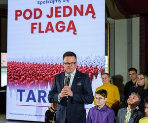 Szymon Hołownia podczas spotkania z mieszkańcami Tarnowa