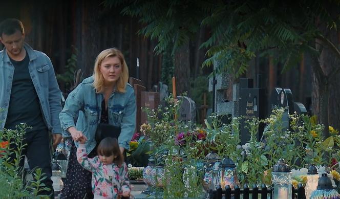 M jak miłość odc. 1684. Ula (Iga Krefft), Kalinka (Oliwia Kępka), Bartek (Arkadiusz Smoleński)	