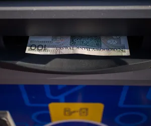 Bankomaty w wojewódzkiej. Poznań przejął dochodzenie ws. uszkodzeń trzech bankomatów