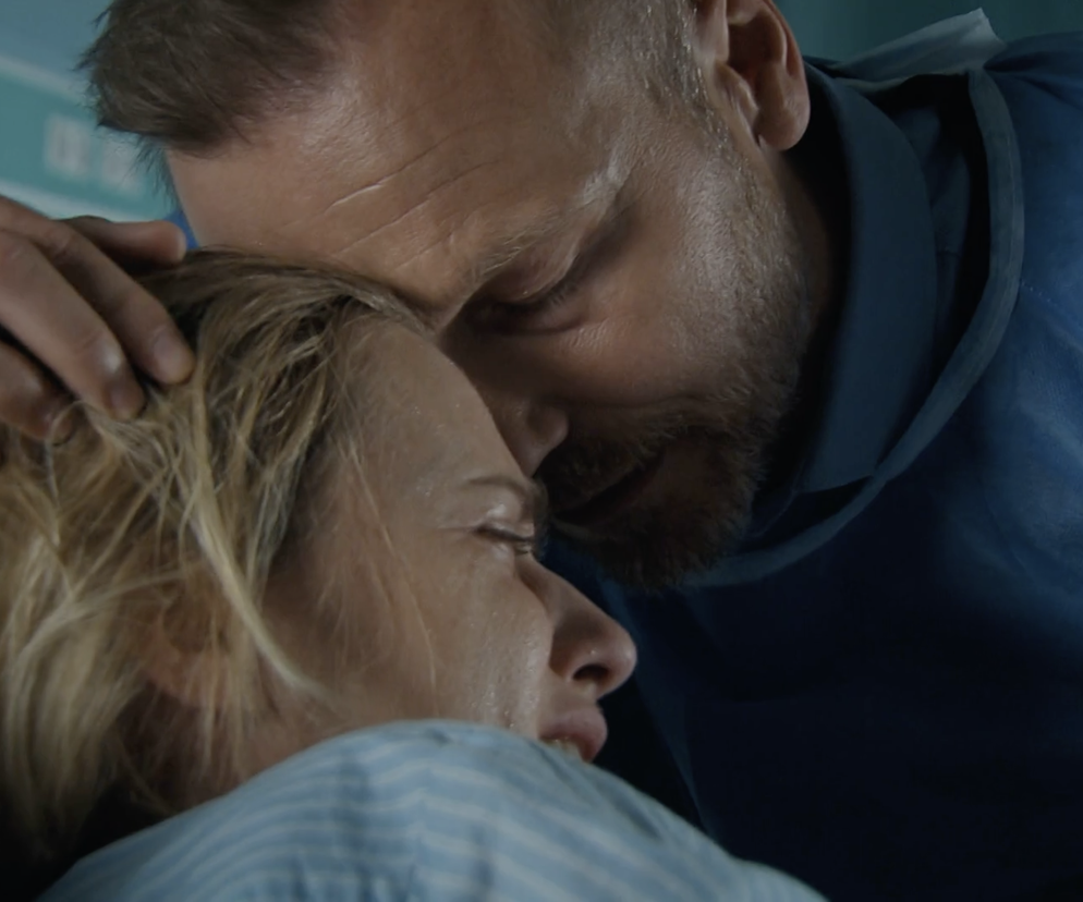 M jak miłość, odc. 1695: Julia (Marta Chodorowska), Andrzej Budzyński (Krystian Wieczorek)