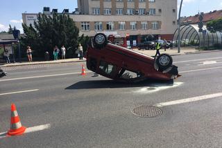 Dachowanie obok ronda Jagiellonów w Bydgoszczy [ZDJĘCIA]