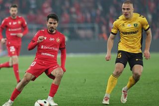 Oskar Repka na celowniku Widzewa Łódź. Reprezentant Polski może zasilić drużynę z al. Piłsudskiego