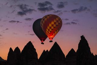 Najlepsze atrakcje „turystyki nocnej” w Turcji  – od zwiedzania muzeów po nurkowanie