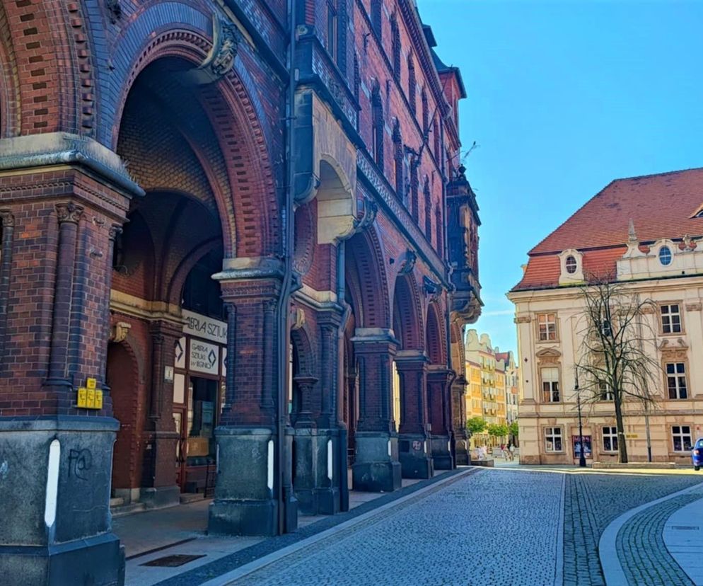 Zabytki stoją tu jeden przy drugim. Dolnoslaskie miasto wygląda jak z pocztówki