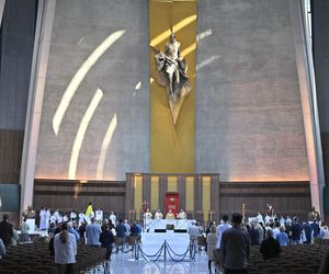 Warszawa żegna papieża Franciszka. Poruszające wpisy w Archikatedrze 