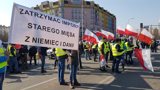 Protest rolników na Placu Zawiszy w Warszawie