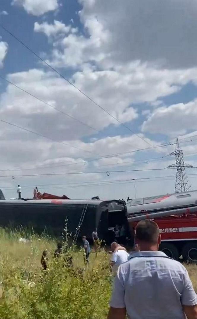 Osiem wagonów pociągu pasażerskiego relacji Kazań-Adler wykoleiło się pod Wołgogradem w Rosji