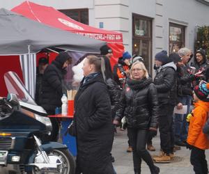 WOŚP 2024 w Bydgoszczy. Tłumy w centrum miasta