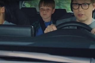 M jak miłość, odc. 1752: Iza (Adriana Kalska), Radek (Philippe Tłokiński), Szymek (Staś Szczypiński)