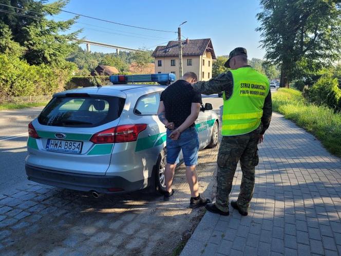 Czterech Ukraińców, w tym zleceniodawca, zatrzymanych przez śląską SG w związku z przemytem nielegalnych migrantów przez Polskę