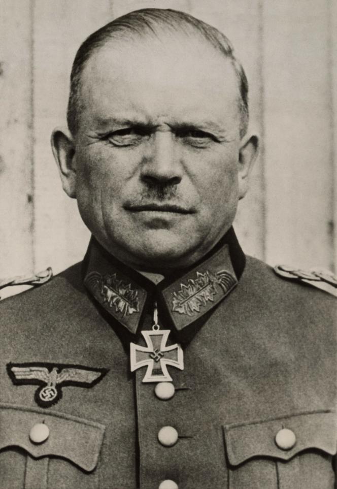 Heinz Guderian gen. płk Wehrmachtu, autor sformułowanej w książce “Achtung – Panzer!” koncepcji „blitzkriegu”.