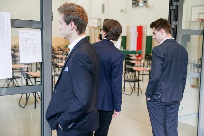 Wakacje 2020 skrócone przez matury? Egzaminy dojrzałości dopiero w czerwcu