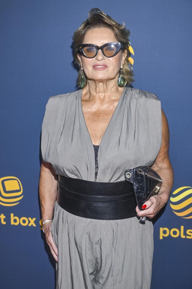 Ewa Kasprzyk z dekoltem do pępka. Tak pokazała się w programie na żywo!