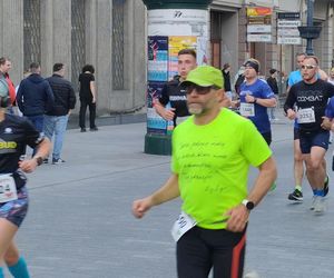 Rossmann Run 2025. Tłumy biegaczy wzięły udział w biegu ulicą Piotrkowską